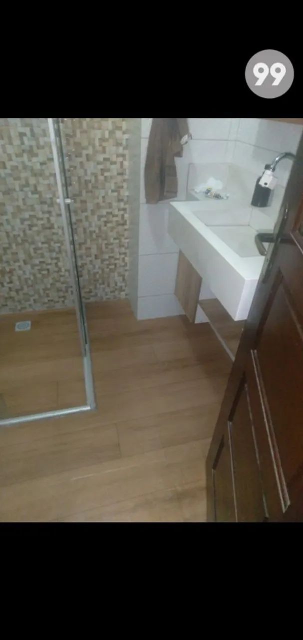 27,00 INSTALAÇÃO PISO VINILICO E RODA PE 