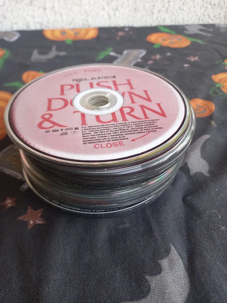 CDs Originais de música sem as capas - CDs, DVDs etc - Jardim