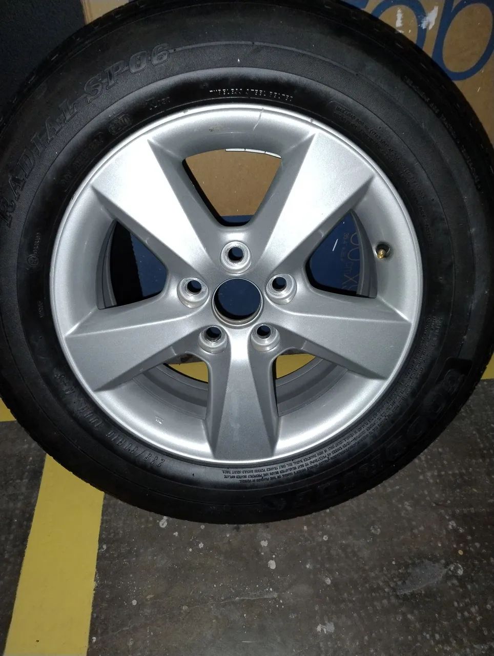 Roda com  Pneu 205/60/R16 para Toyota 