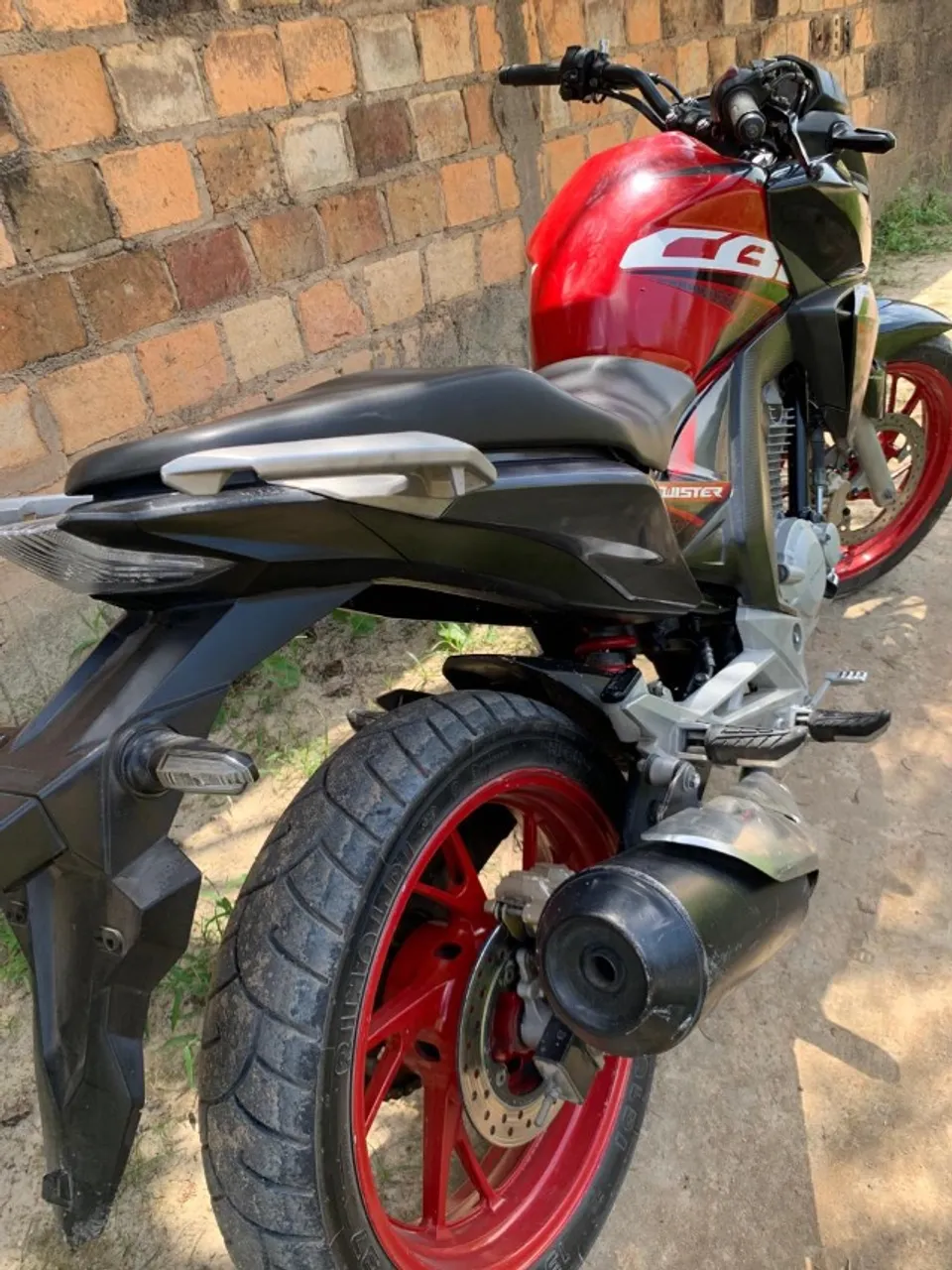 Honda CB TWISTER 250 ano 2020, ótimo estado, a ponto de transferir !