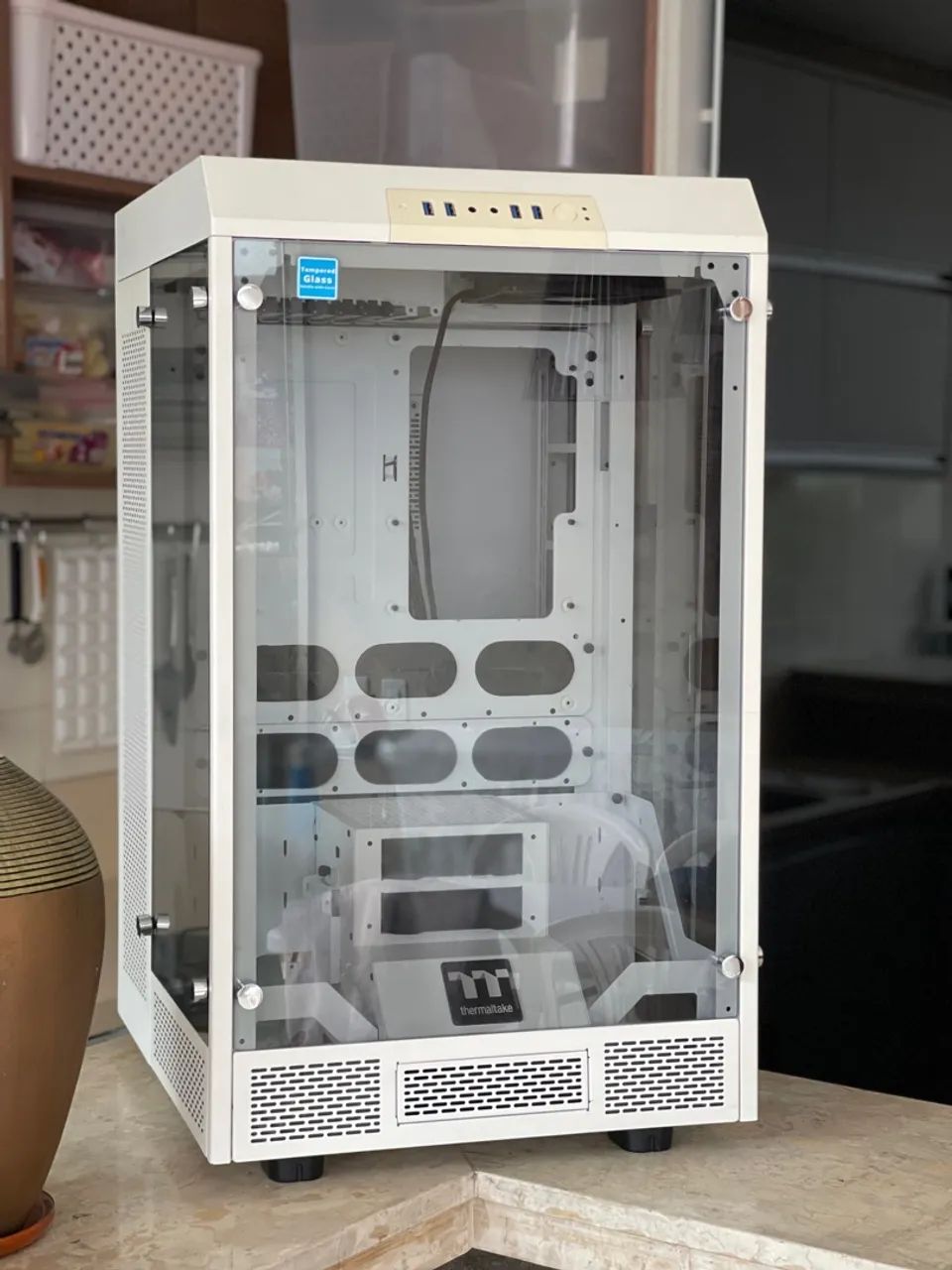 Gabinete The Tower 900 Snow Edition