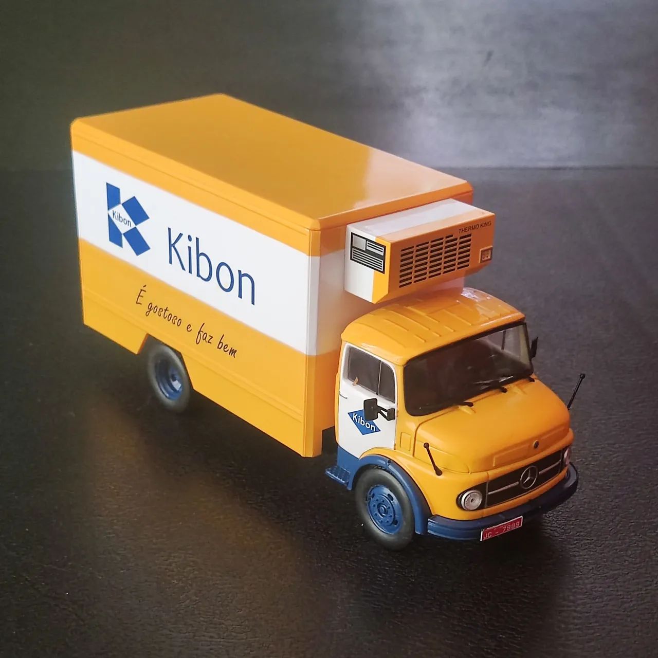 Miniatura de caminhão Kibon 1/43 Altaya