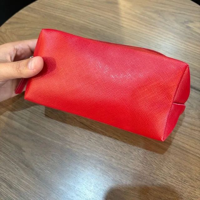necessarie ch vermelha carolina herrera nova