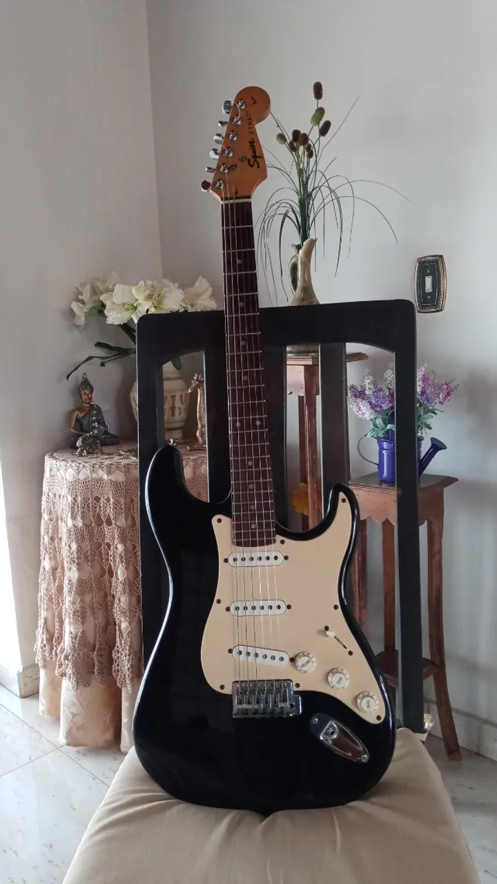 Guitarra Squire Strat by Fender