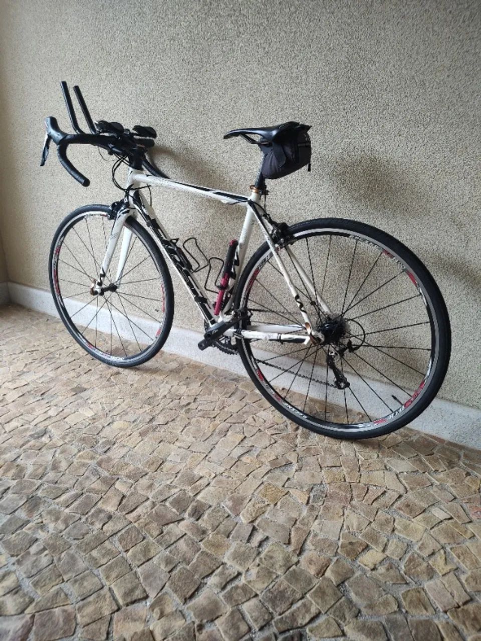 Bicicleta de Speed com peças Shimano - quadro tam 51 First - Foto 3