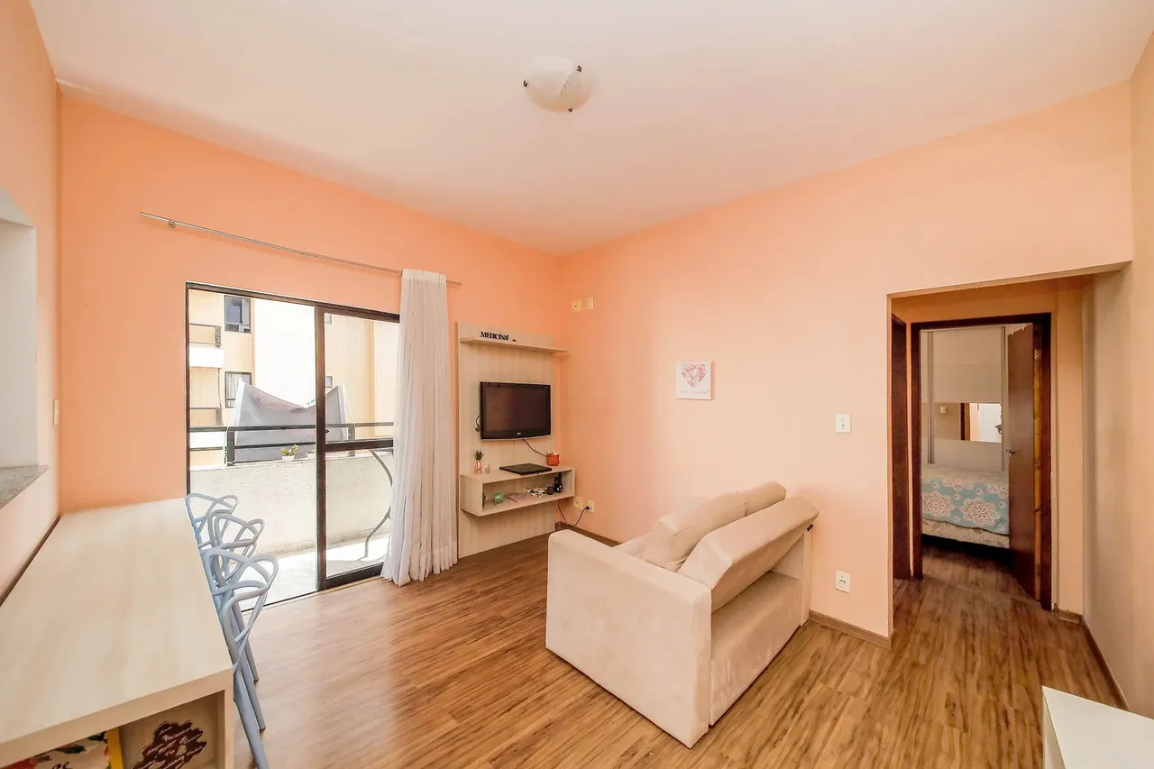 Quarto e sala com varanda no São Mateus para venda
