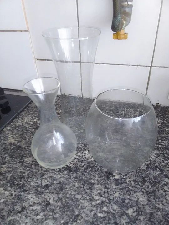 3 Vasos Decorativos de Vidro - Foto 6