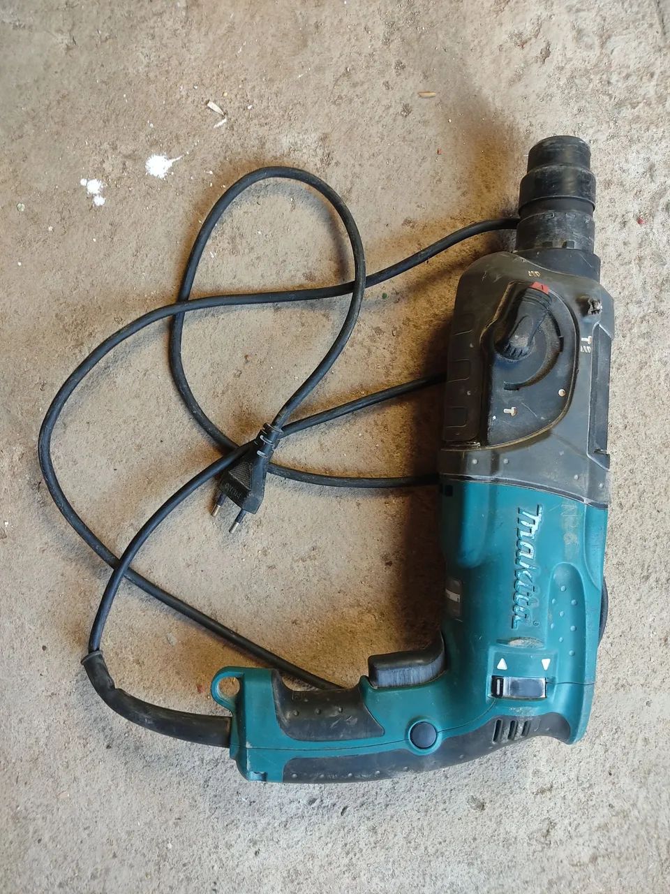 Furadeira martelete de impacto Makita 780W - Foto 2