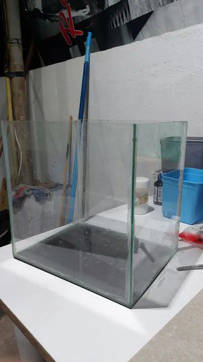 Aquário de vidro 20 x25x20  cm 13 litros 