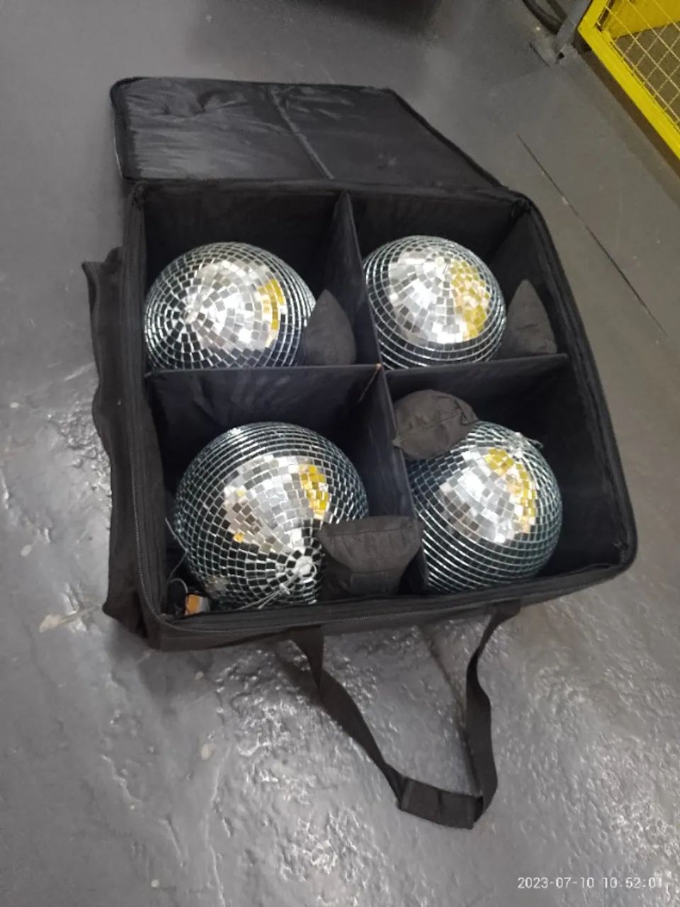 Globo 30 cm com case