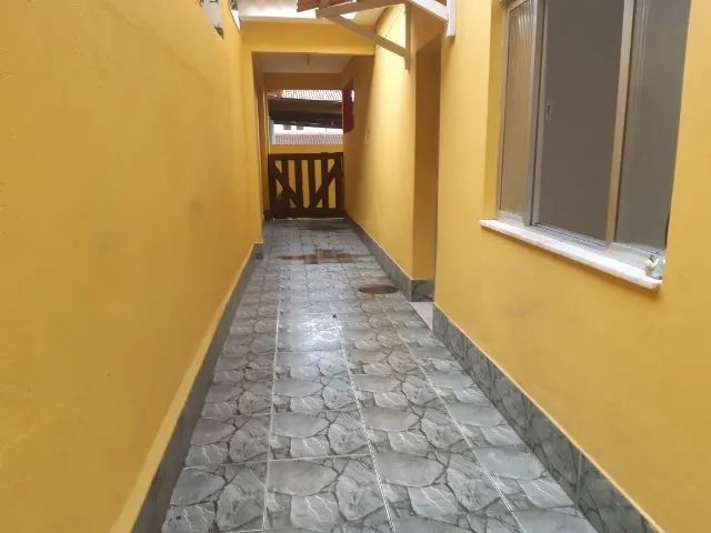 Casa na Curicica com 01 quarto e pequeno quintal