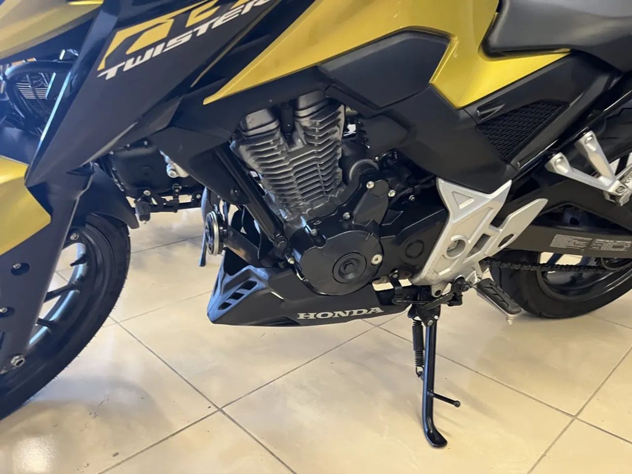 HONDA CB 300F Twister Flex 2023 - Foto 3