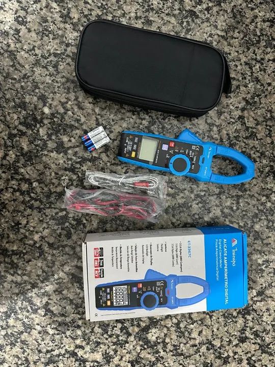 Alicate amperímetro digital 600 amperes - ET-3367C