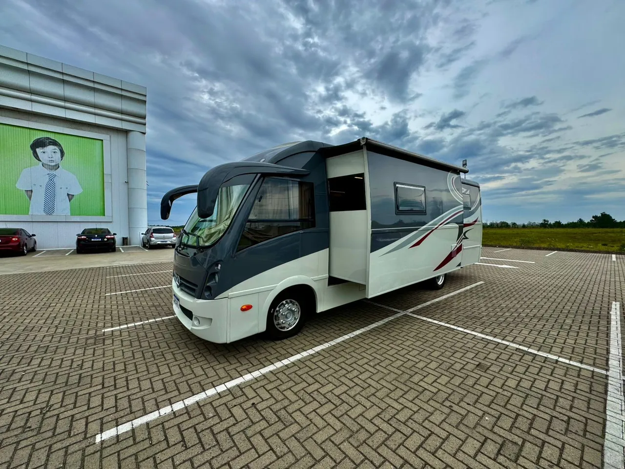 MERCEDES-BENZ MOTORHOME LO 916 ELETRÔNICO