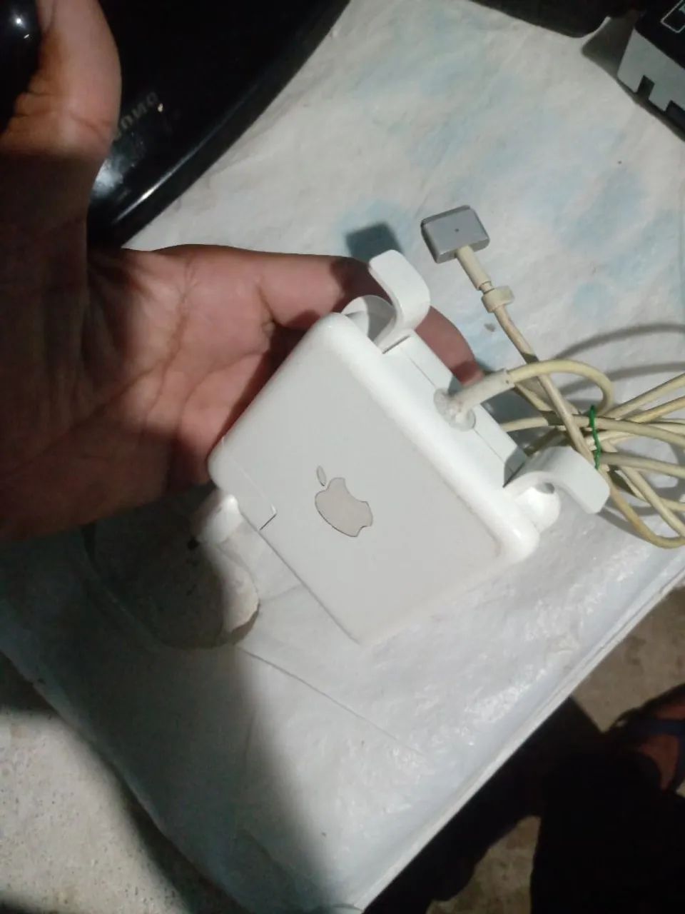 Carregador da Apple modelo a1424 - Foto 2