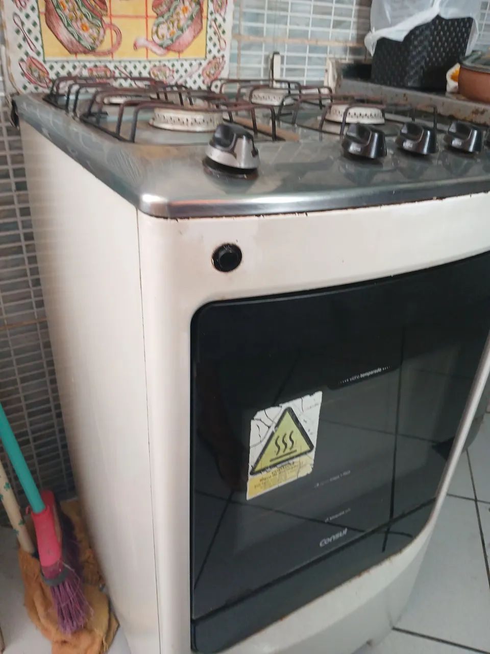 Fogao exelente todo bom fucionando as 4 bocas. E forno exelente - Foto 6