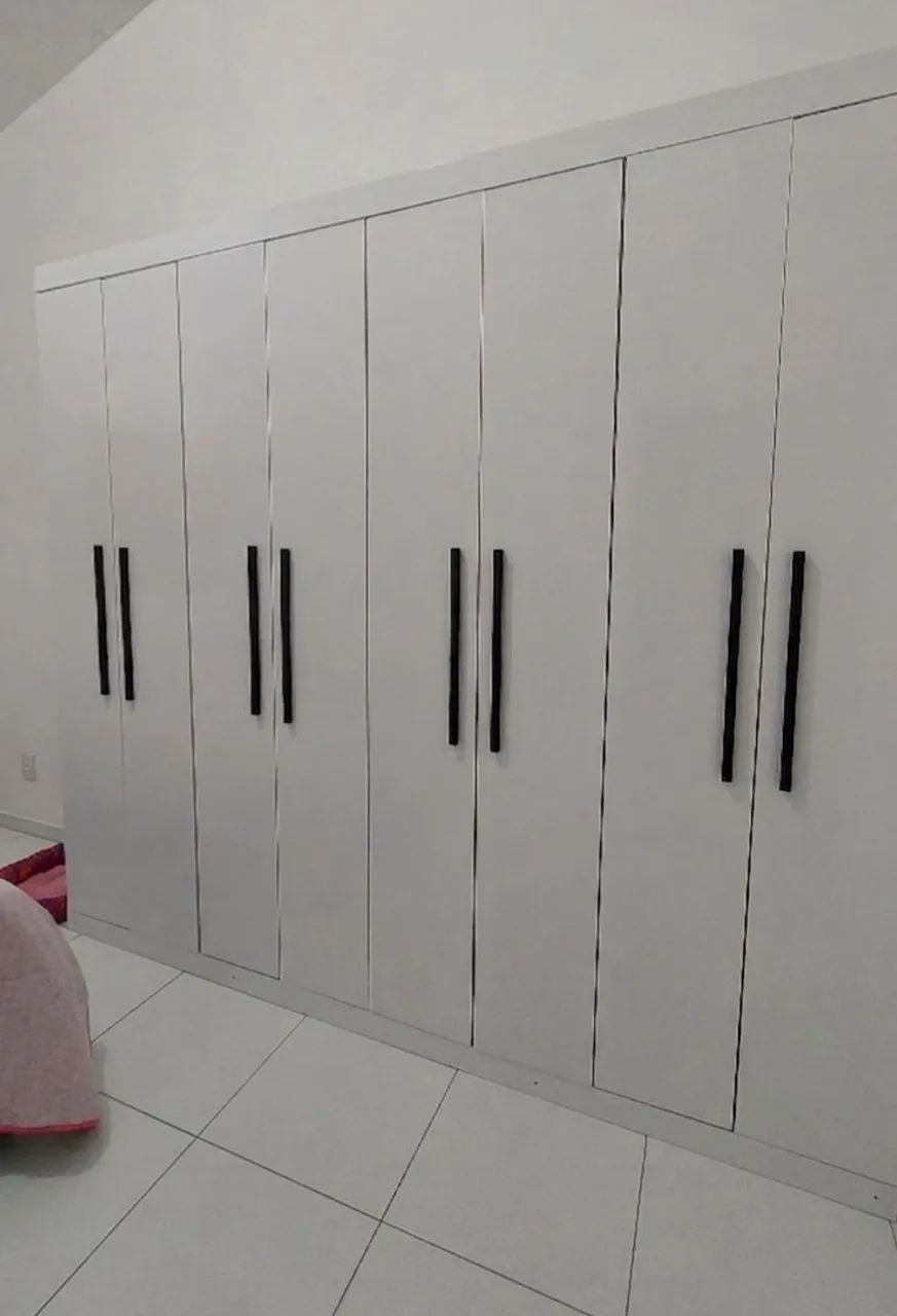Guarda-Roupa Casal Grande 8 Portas - 2.40m Largura (Moderno e Conservado)