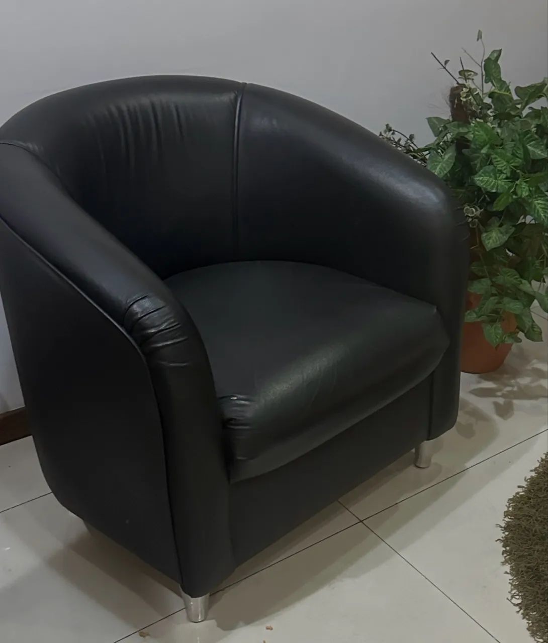 Poltrona preta em corvim em ótimo estado - retirada em Santana  ZN SP - Foto 3