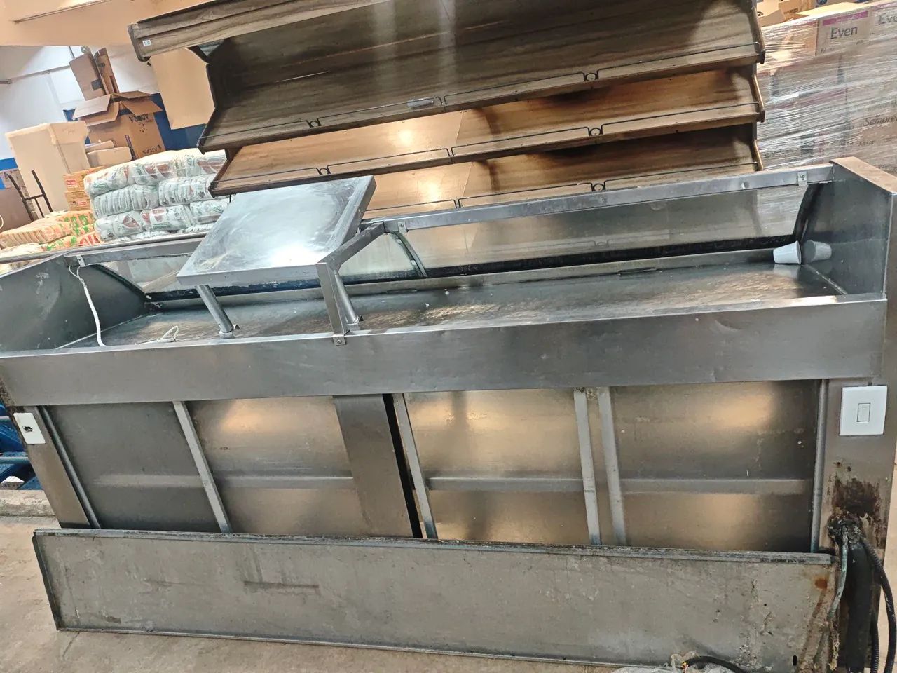 BALCÃO CURVO REFRIGERADO - Foto 4