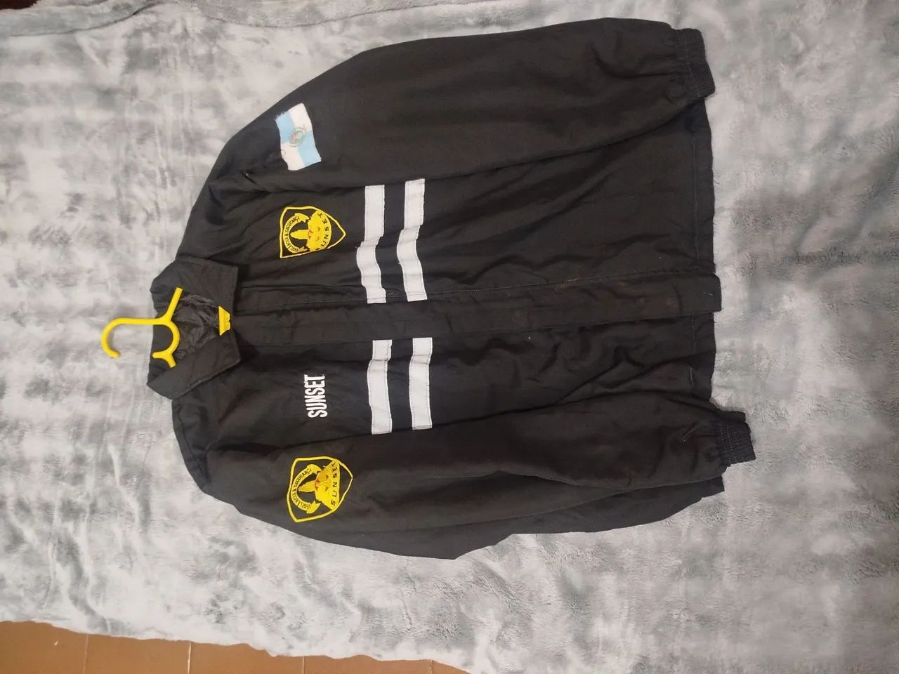 VENDO!! CASACO PRETO VIG ?