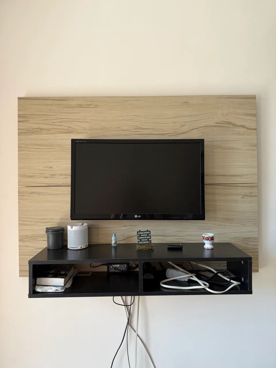 Painel de TV com nicho