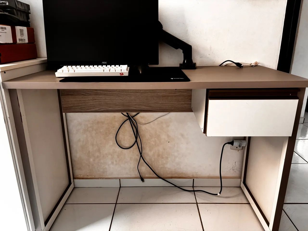Mesa MDF Naval com Gaveta 1,10m x 45cm - R$ 300 - Foto 3