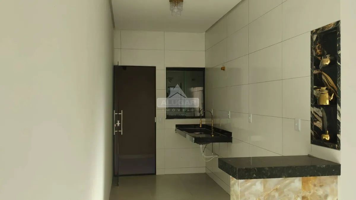 Casa - 2 quartos com acabamento em blindex - Aureny 3 - Foto 3