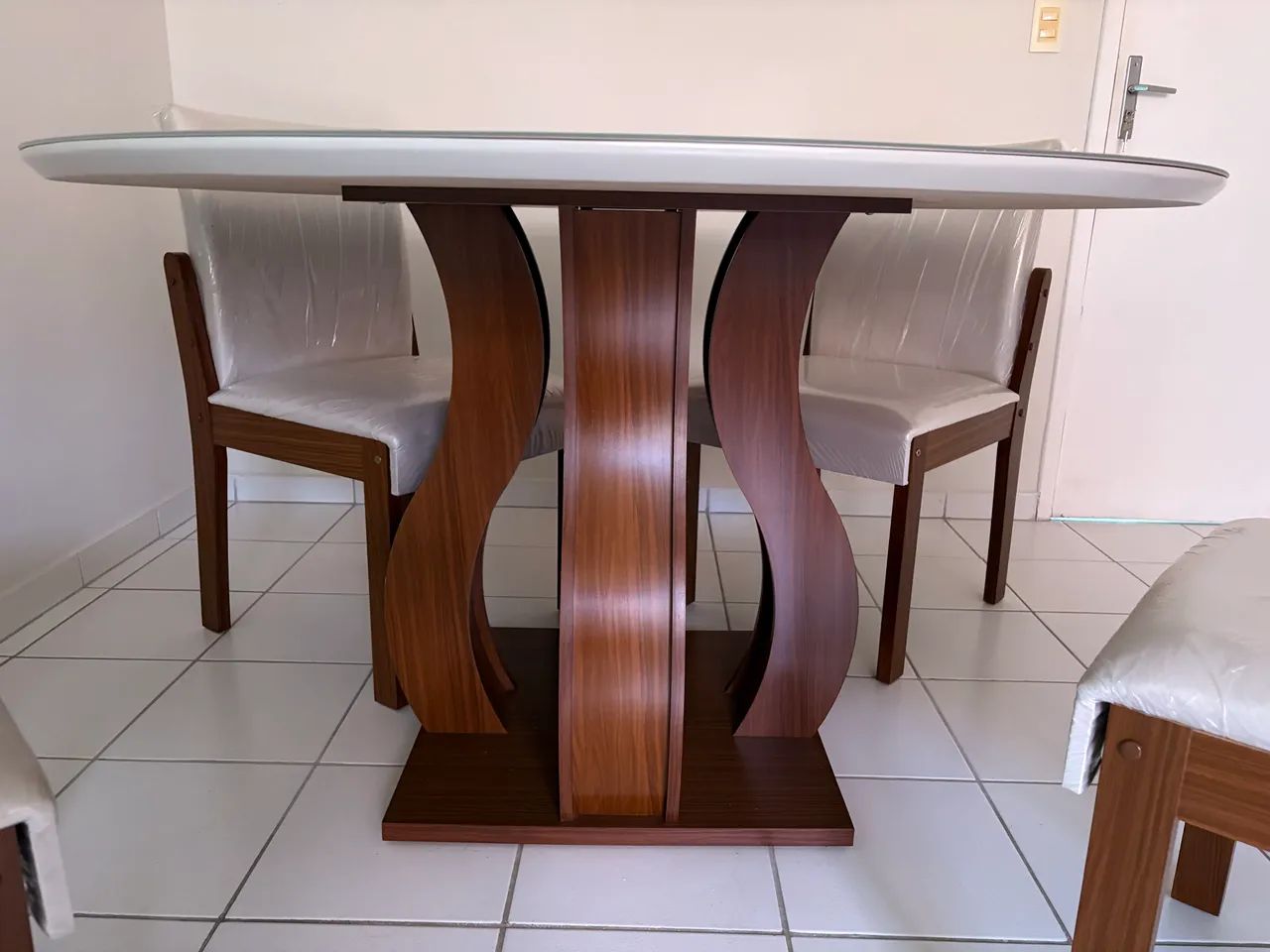 Mesa de jantar com cadeiras - Foto 3