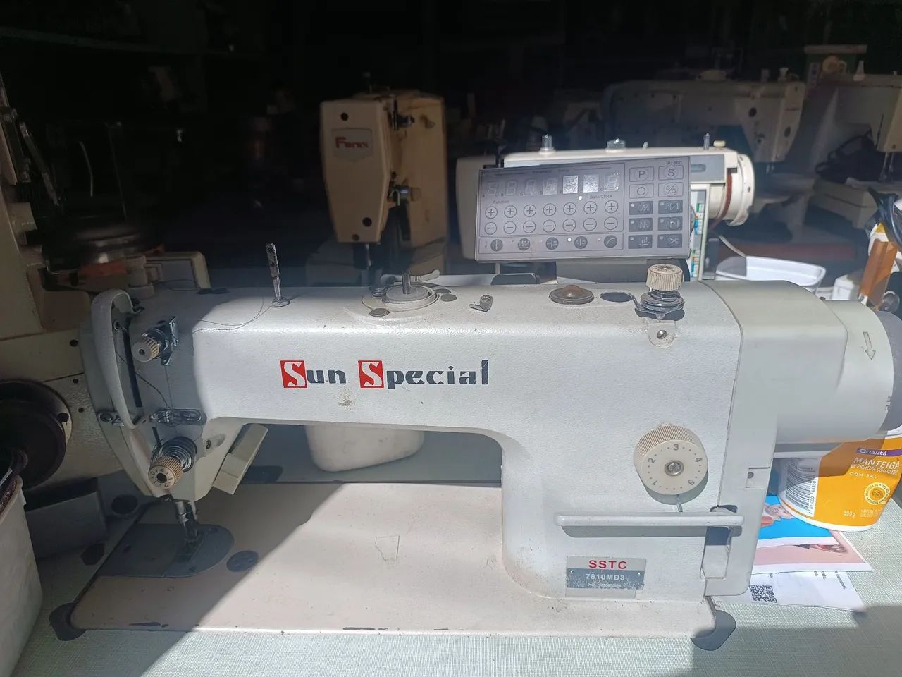 Vendo máquina reta eletrônica industrial 