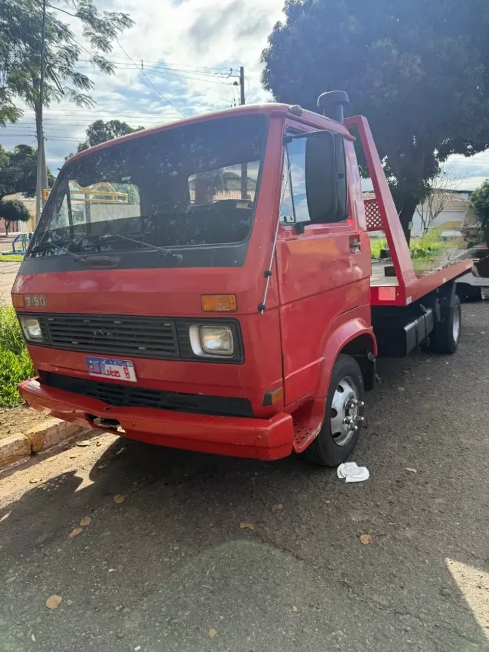 Caminhão Guincho 7-90