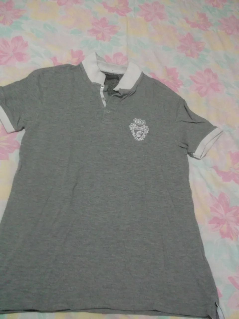 polo cinza