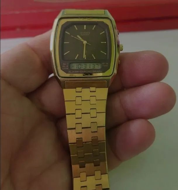 Relógio CITIZEN ALARM CHRONOGRAPH DOURADO - FUNCIONA PERFEITAMENTE