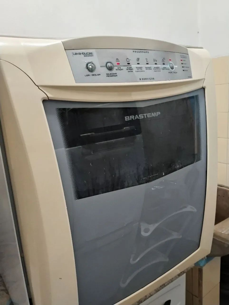 Lava-louças Brastemp 8 Serviços com defeito