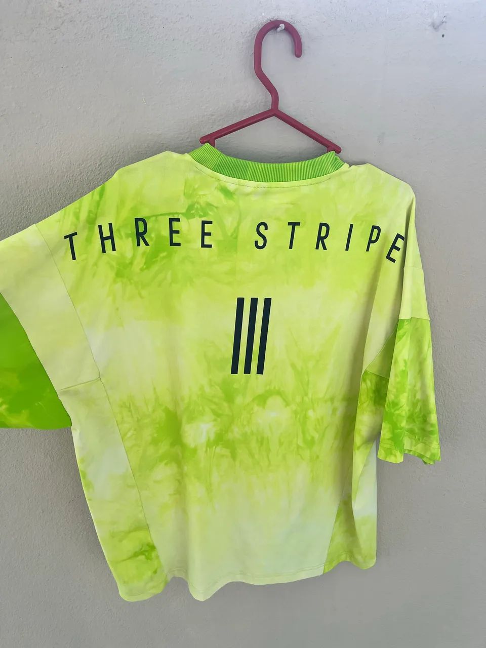 Camisa adidas oversized - Foto 2