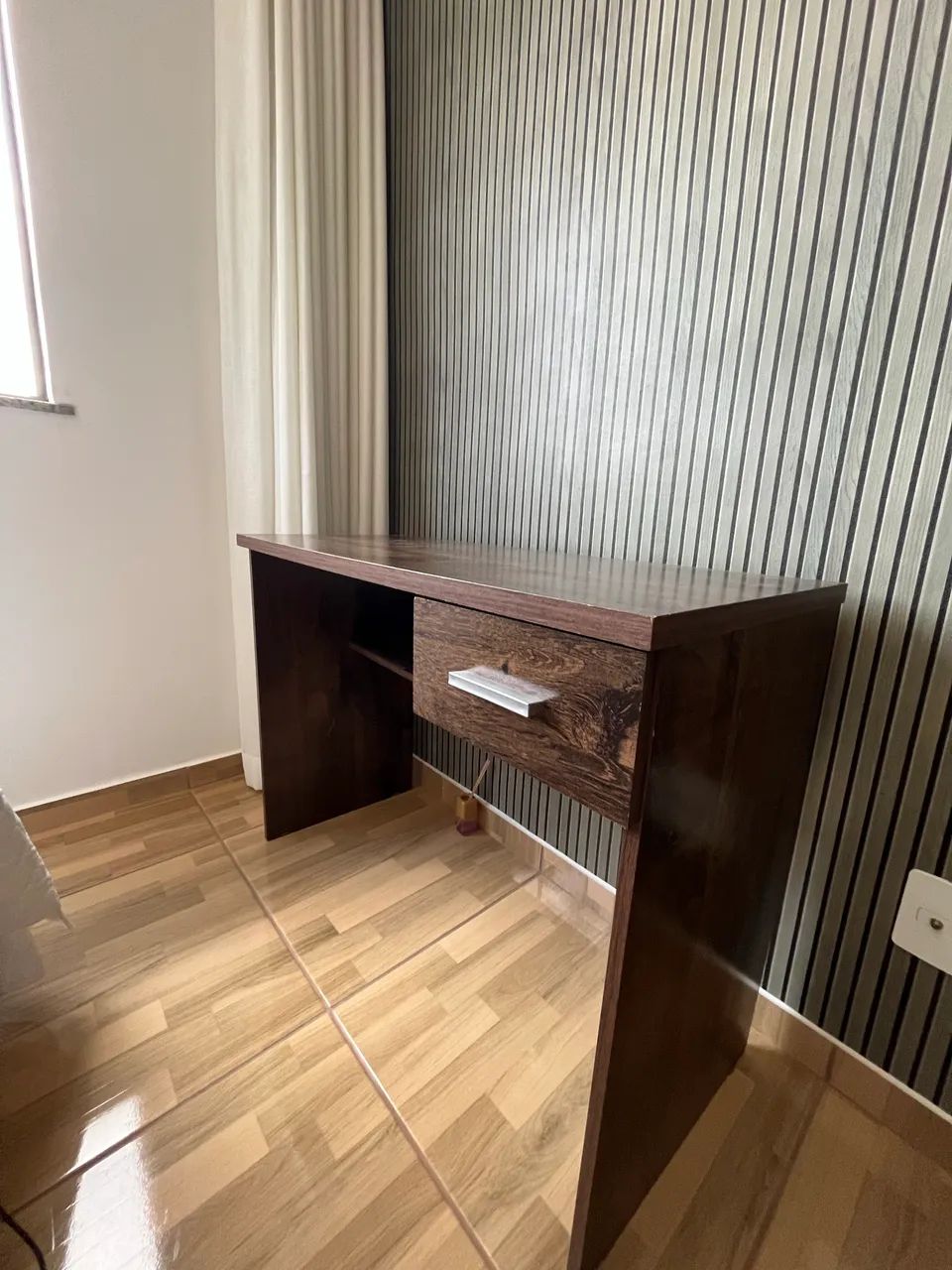 Mesa de escritório/ escrivaninha 