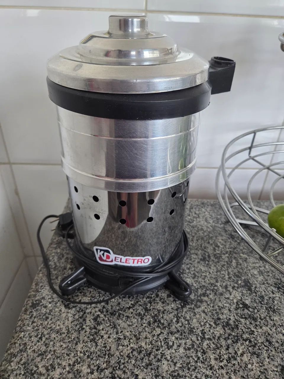 Extrator e espremedor de suco profissional