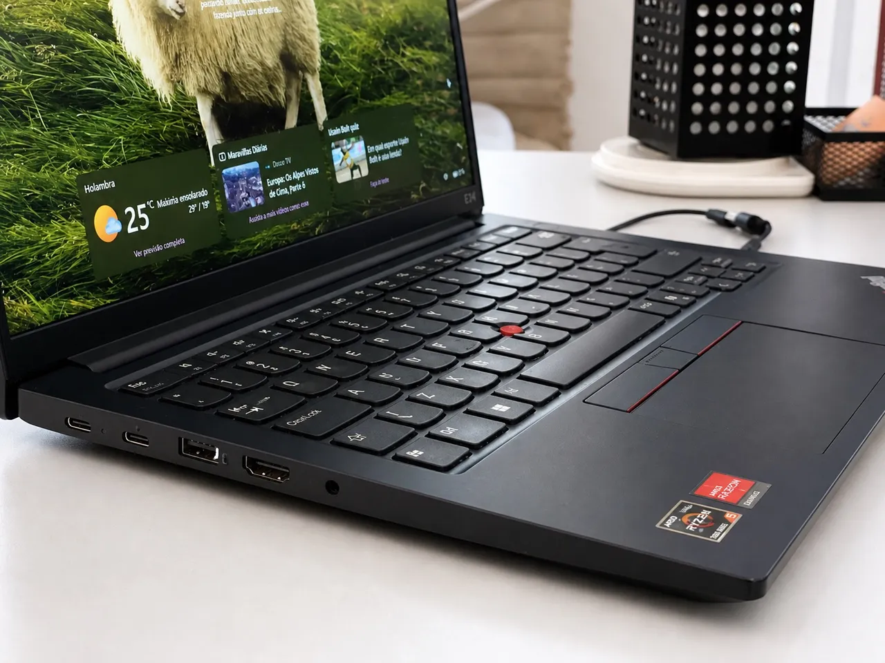 Workstation Thinkpad P1 Gen4 i7 11850h 32gb ram NVIDIA 4gb DDR6
