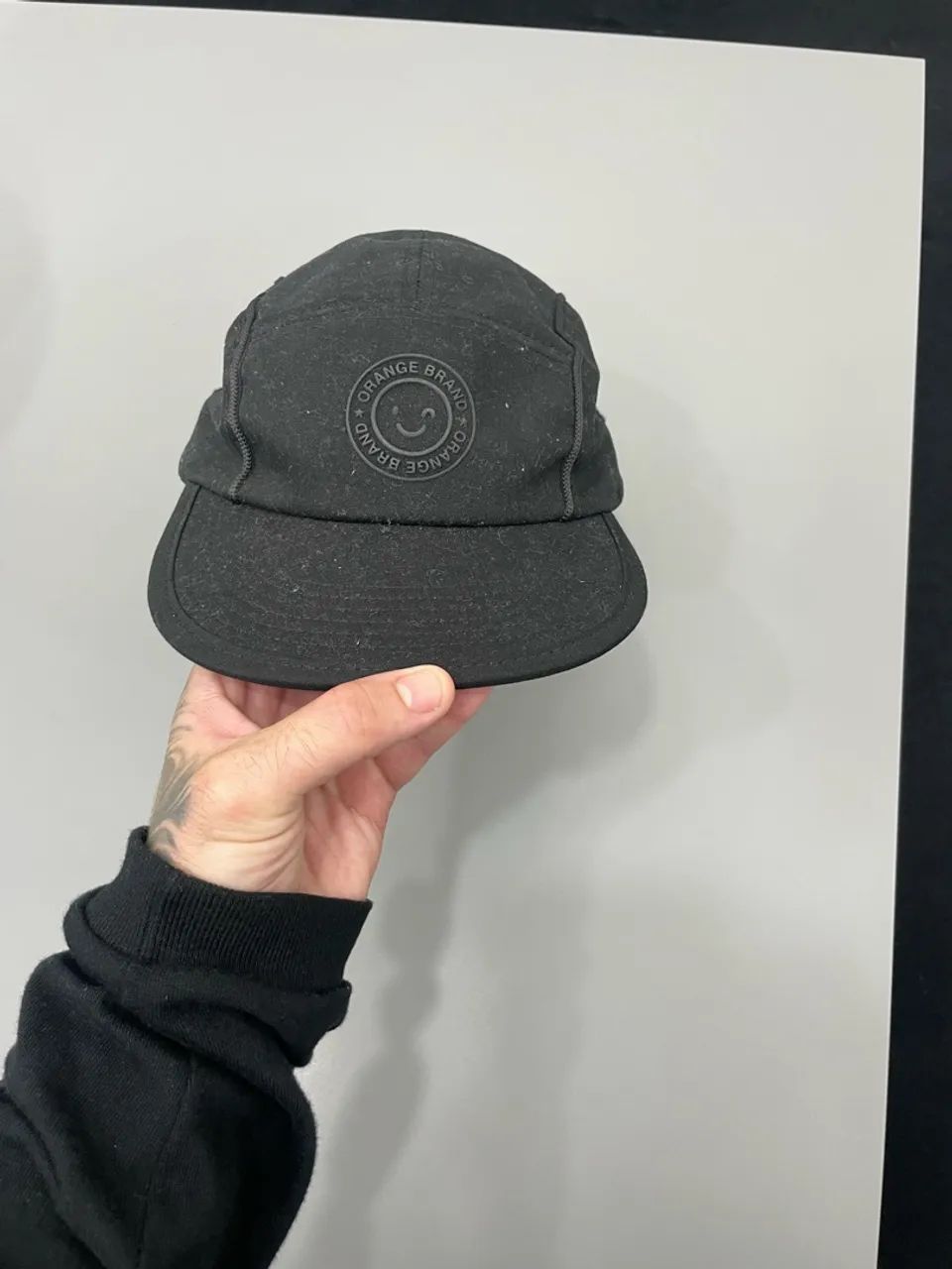 boné orange brand five panel preto