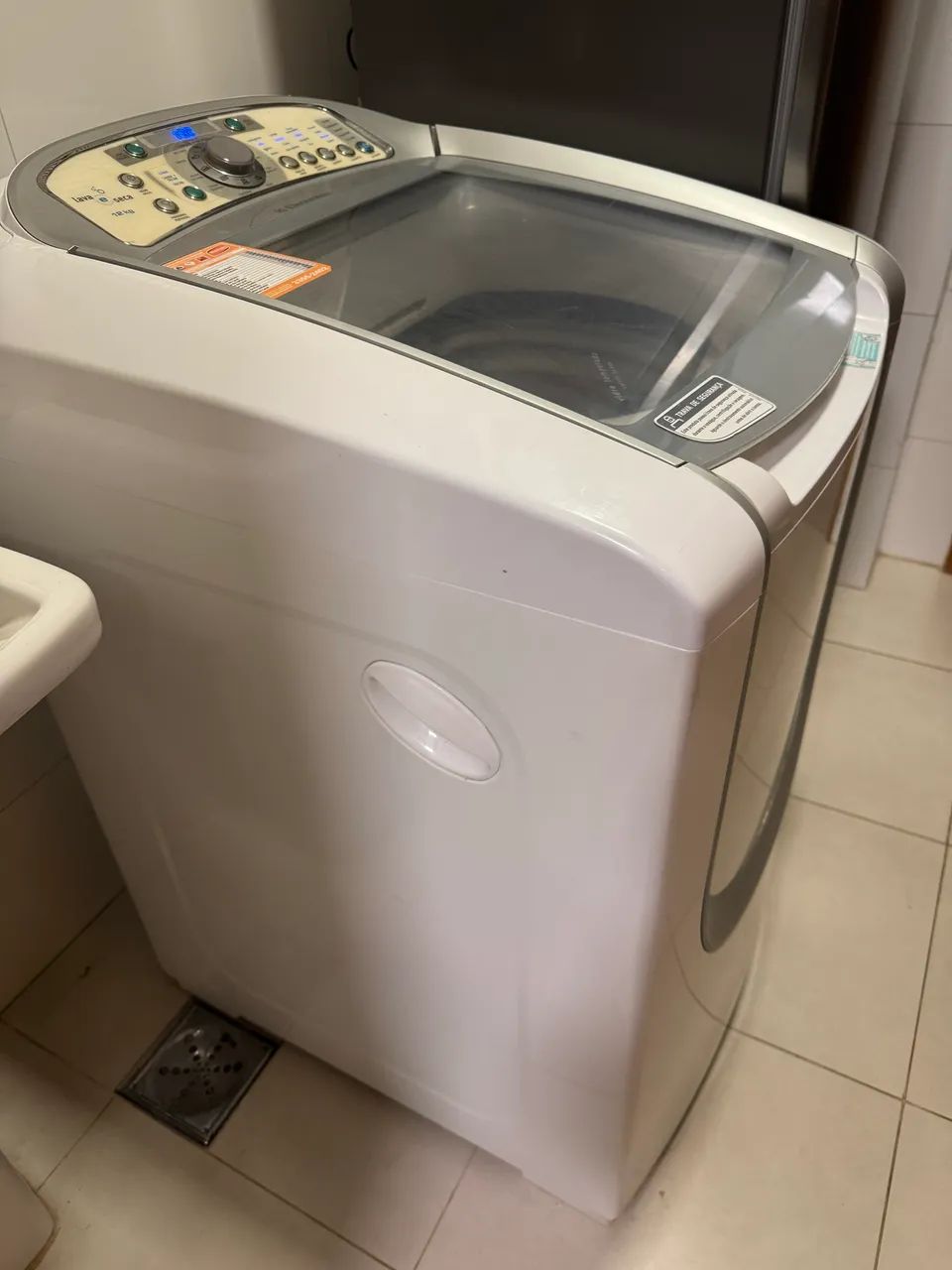 Máquina de Lavar e Secar Electrolux 12kg - Lava e Seca
