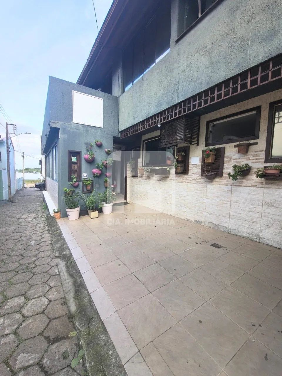 Imóvel com 08 studios a venda na Armação