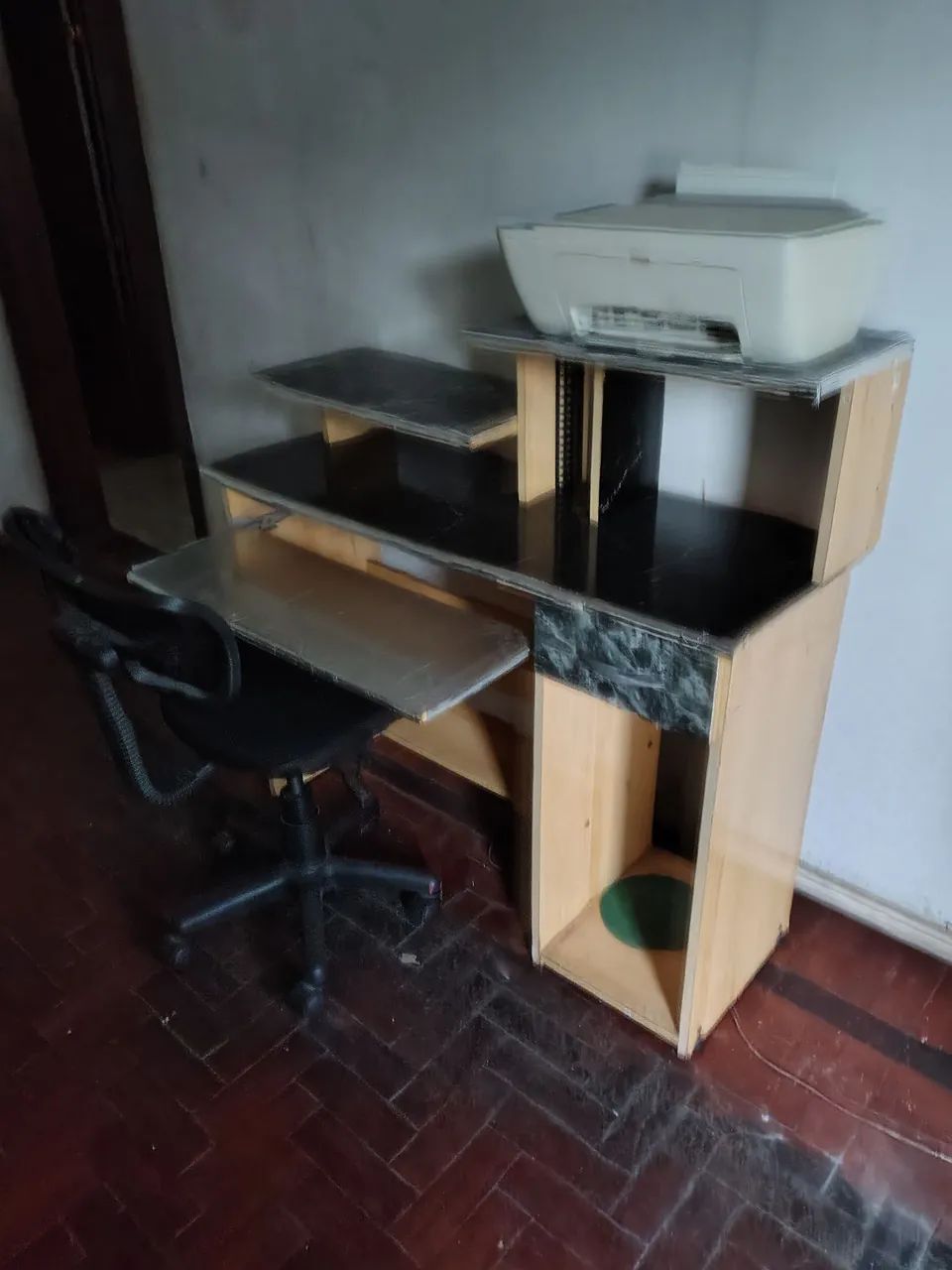 Mesa de Computador com cadeira 