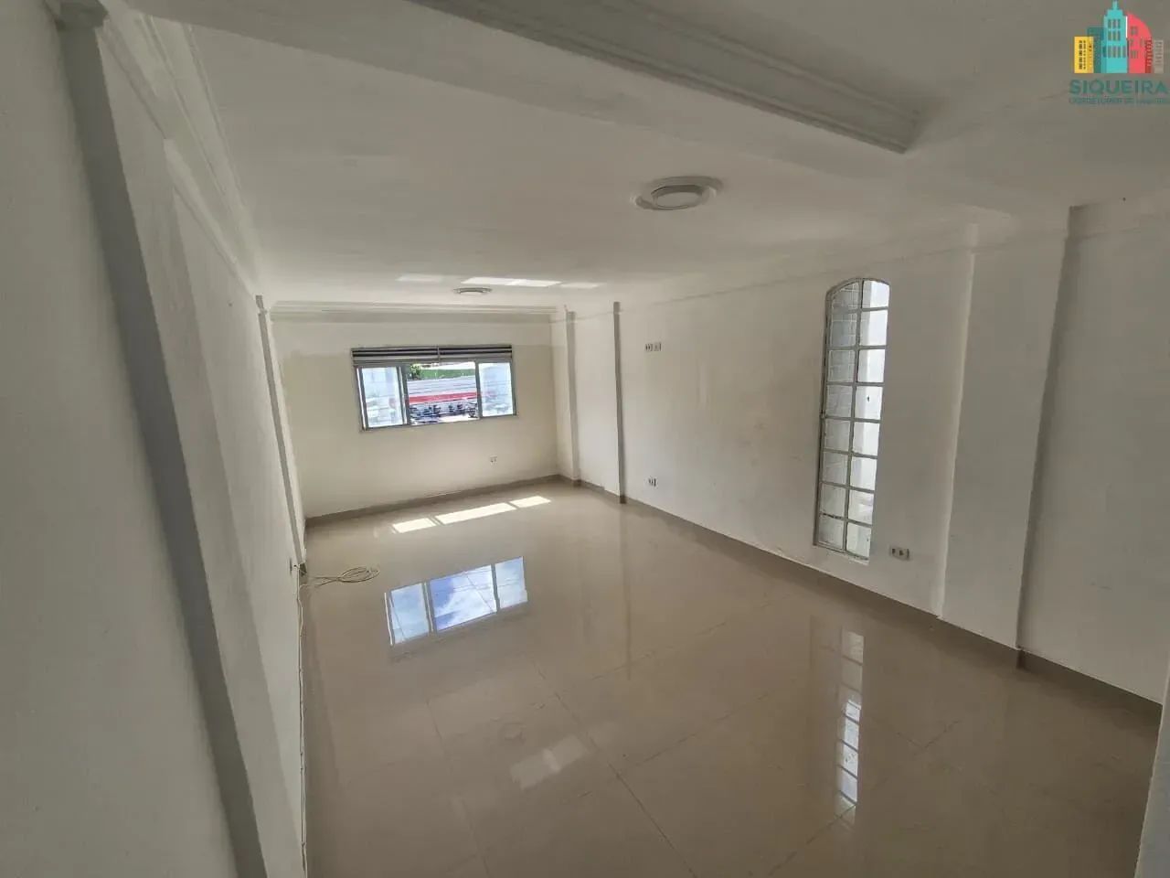 SIQUEIRA ALUGA: SALA COMERCIAL BEM LOCALIZADA EM BOA VIAGEM - Foto 4