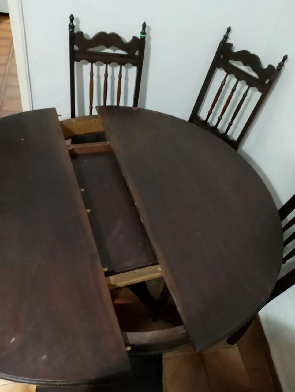 mesa antiga com 6 cadeiras  - Foto 2