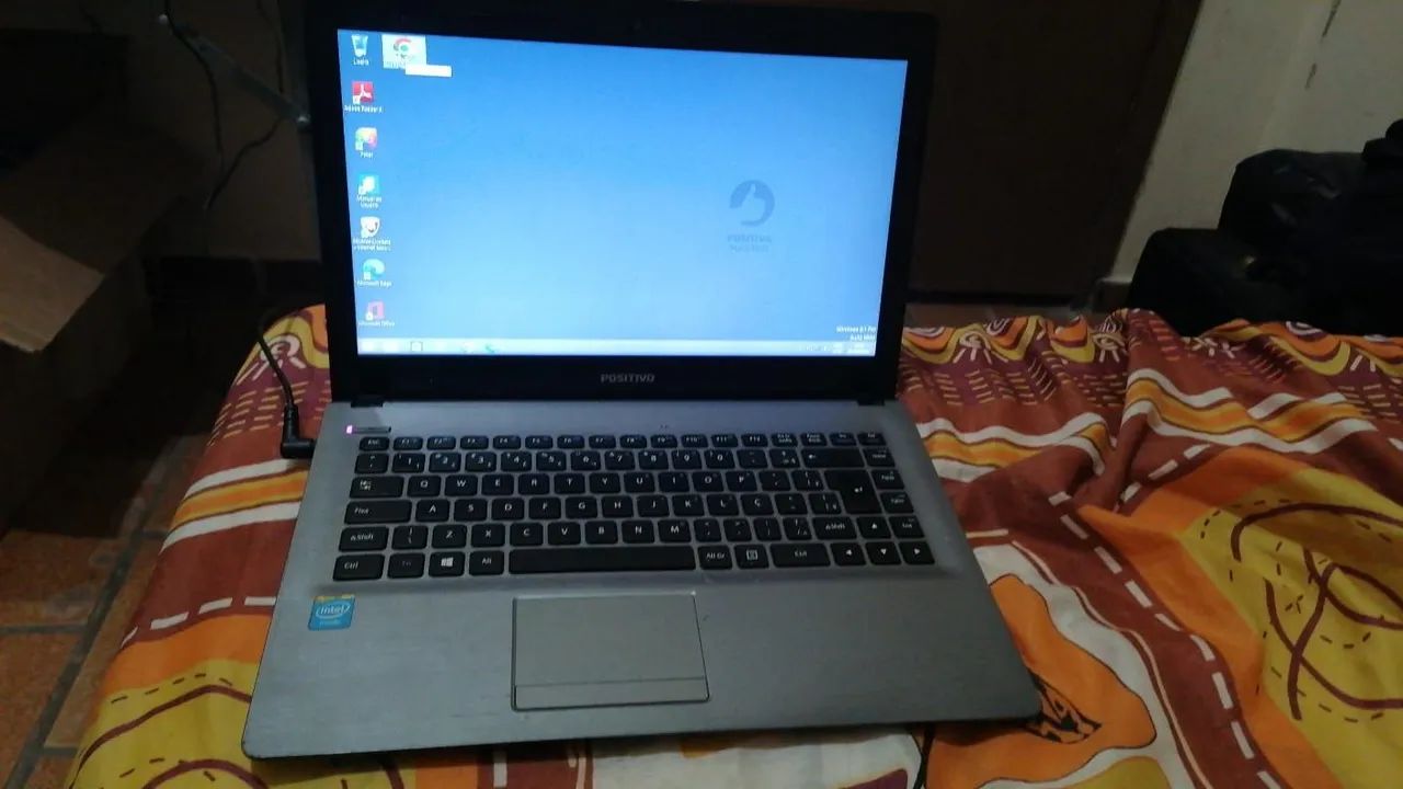 Vendo Notebook positivo 