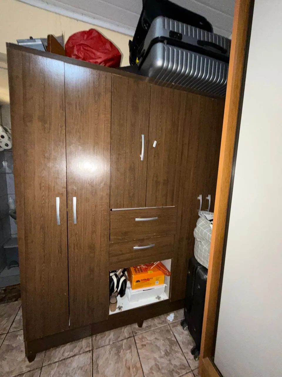 Guarda roupa solteiro pequeno 