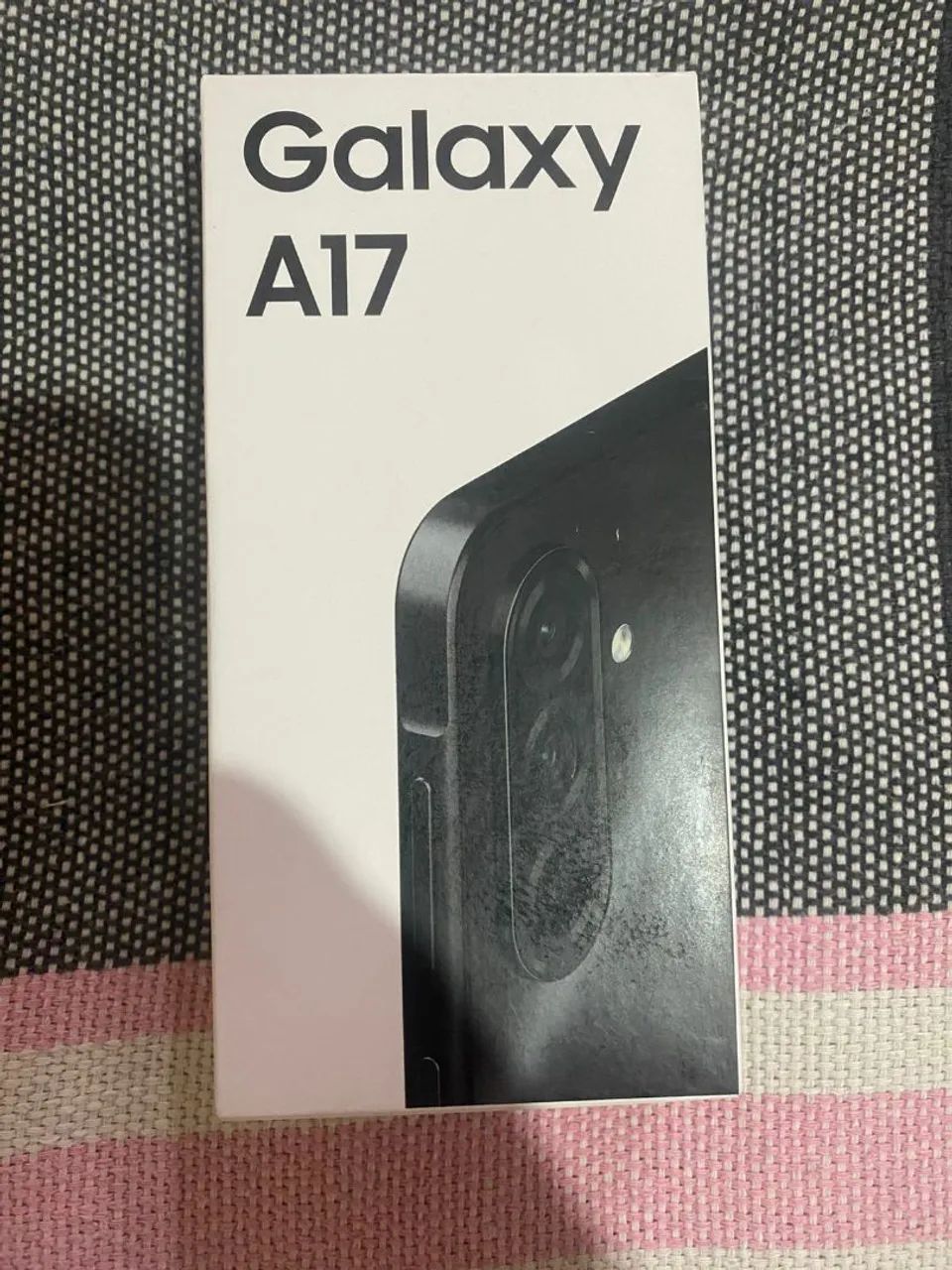 Vende-se celular Samsung A17 - Foto 3