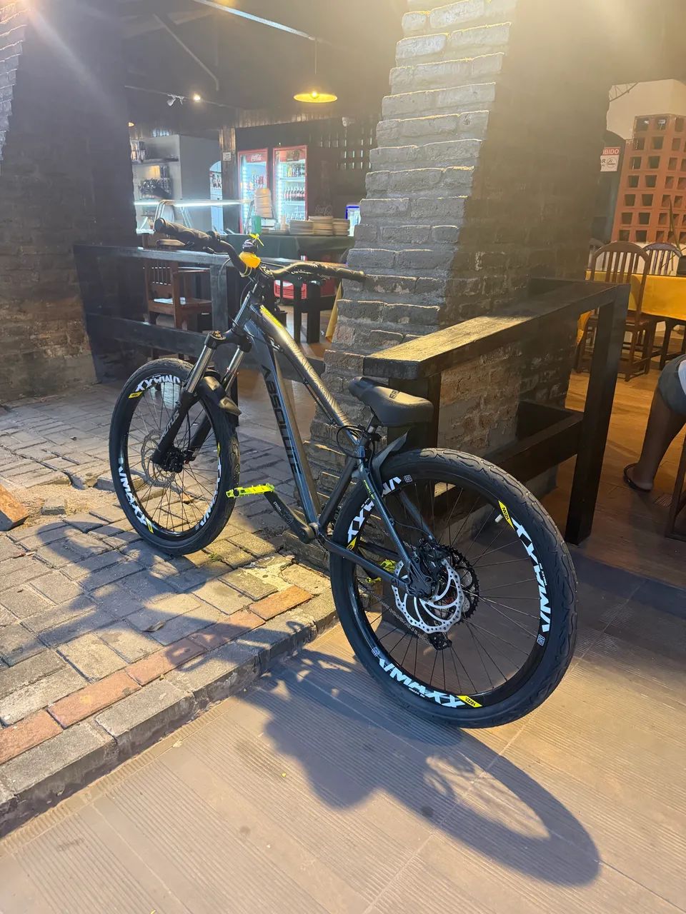 Bicicleta Absolute Brutus pouco usada