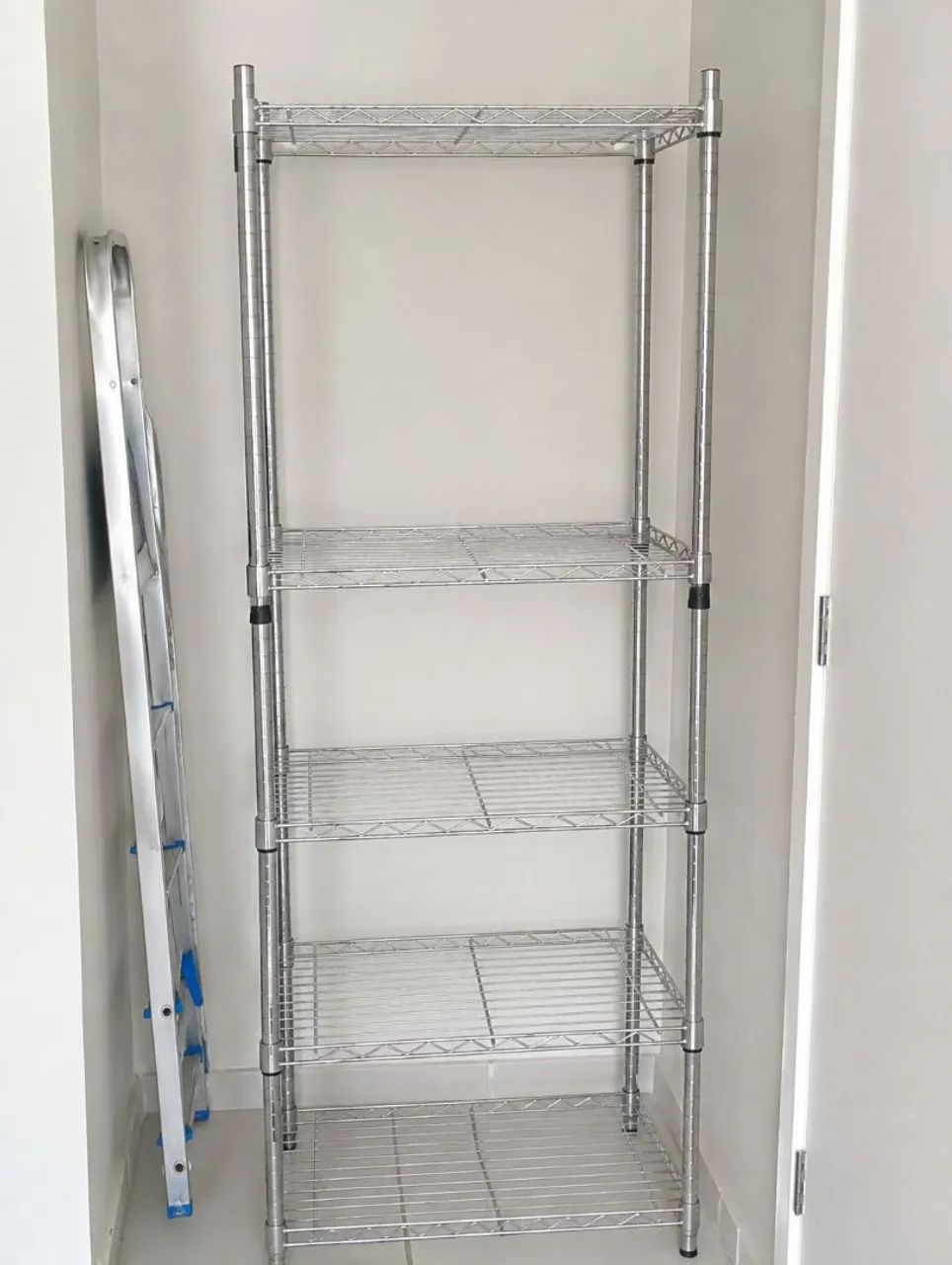 Estante Aramada Cromada (OPORTUNIDADE)