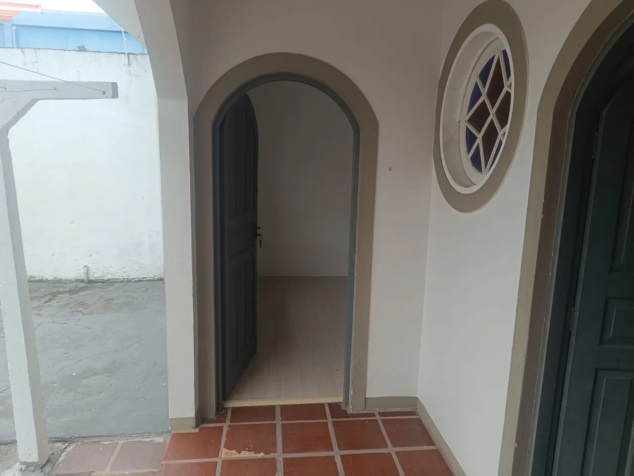 Excelente Localidade P/ Mulher Quarto com banheiro, internet incluso  - Foto 2