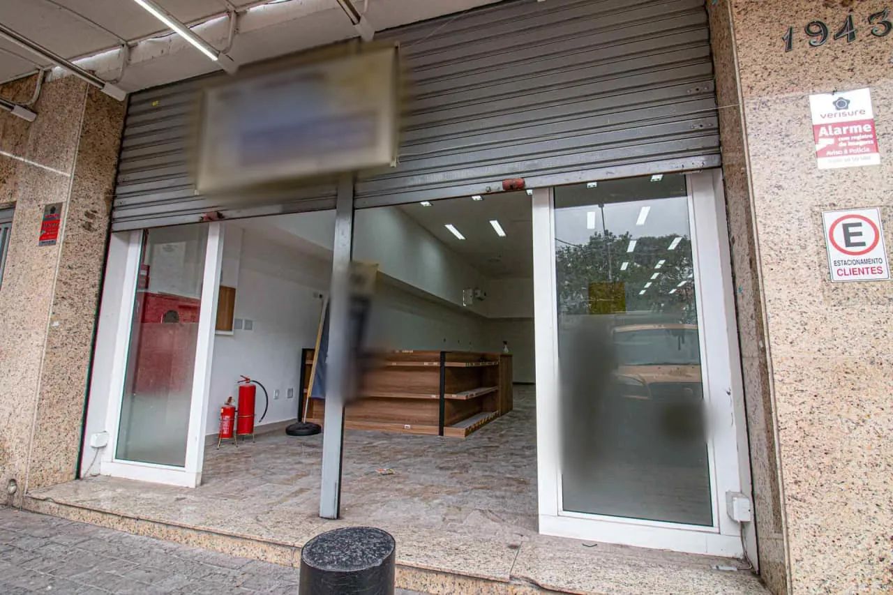 Prédio comercial na Avenida Júlio Buono, 1943  200 m² - Foto 2
